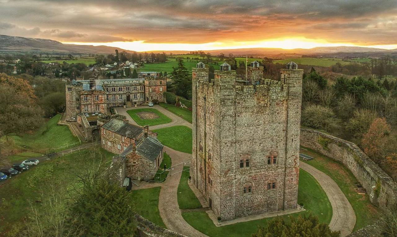 Appleby Castle Hotel Exterior photo